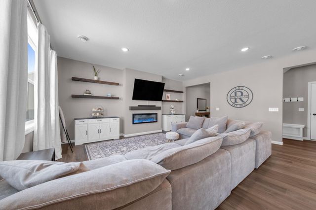 6830 102nd Street S, Cottage Grove, MN 55016