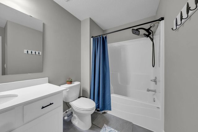 6830 102nd Street S, Cottage Grove, MN 55016