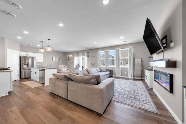 6830 102nd Street S, Cottage Grove, MN 55016