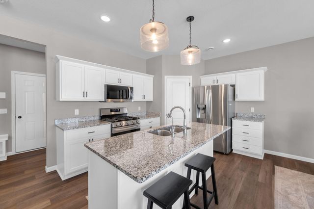 6830 102nd Street S, Cottage Grove, MN 55016