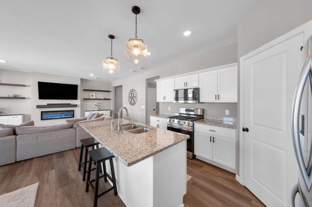 6830 102nd Street S, Cottage Grove, MN 55016