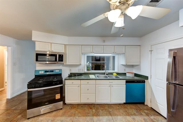 1113 W Flamingo Drive, Seabrook, TX 77586