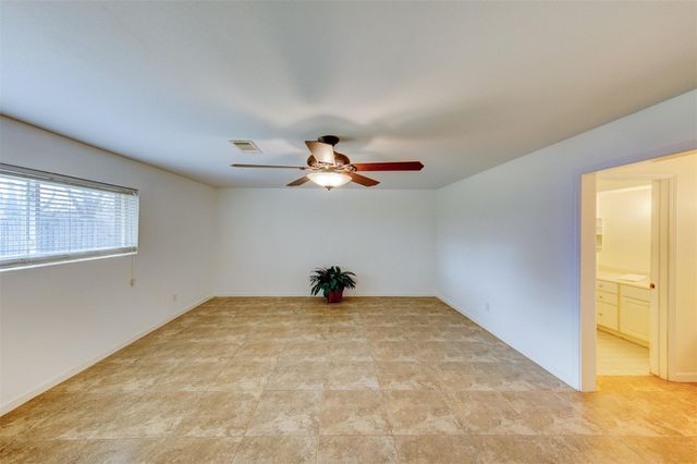 1113 W Flamingo Drive, Seabrook, TX 77586