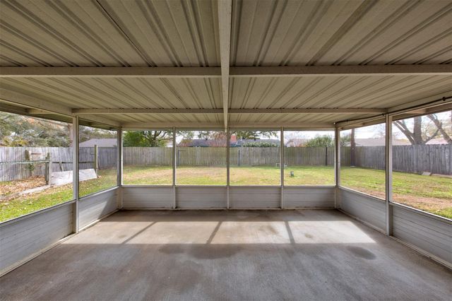 1113 W Flamingo Drive, Seabrook, TX 77586