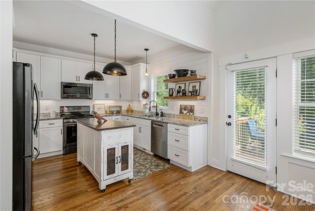 12 Twig Lane, Asheville, NC 28803