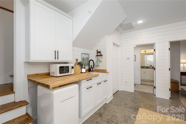 12 Twig Lane, Asheville, NC 28803