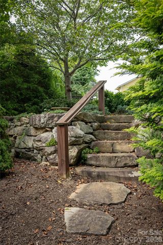 12 Twig Lane, Asheville, NC 28803