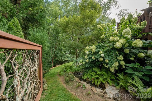 12 Twig Lane, Asheville, NC 28803