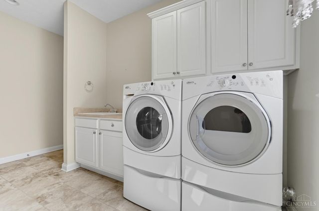 295 Stratford Lane, Beavercreek Twp, OH 45385