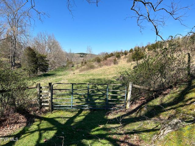 891 Belfast Mill Road Road, Cedar Bluff, VA 24609