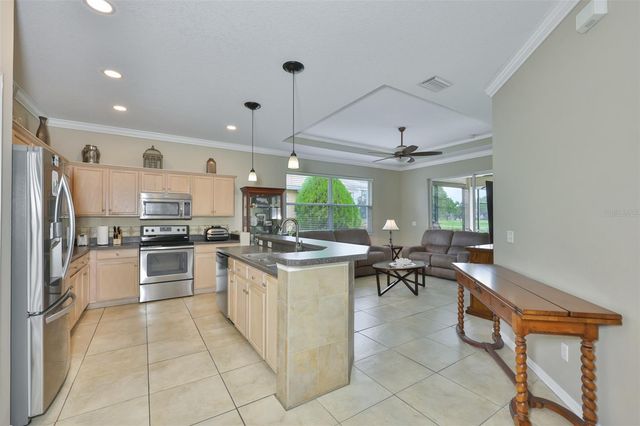1907 STERLING GLEN COURT, Sun City Center, FL 33573