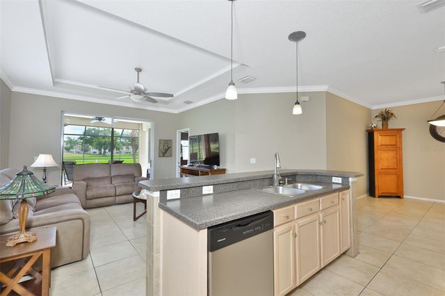 1907 STERLING GLEN COURT, Sun City Center, FL 33573