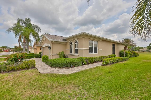 1907 STERLING GLEN COURT, Sun City Center, FL 33573