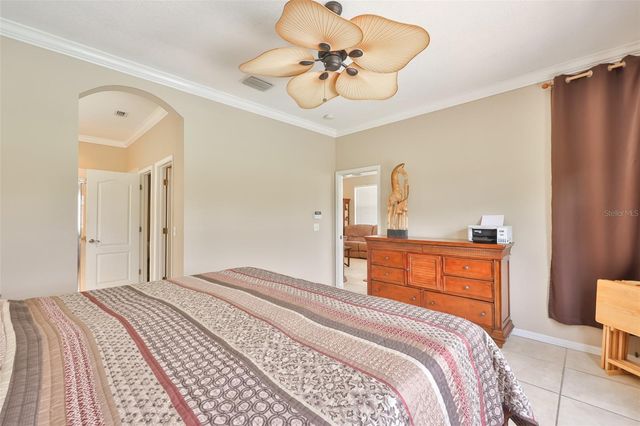 1907 STERLING GLEN COURT, Sun City Center, FL 33573