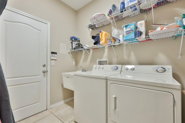 1907 STERLING GLEN COURT, Sun City Center, FL 33573