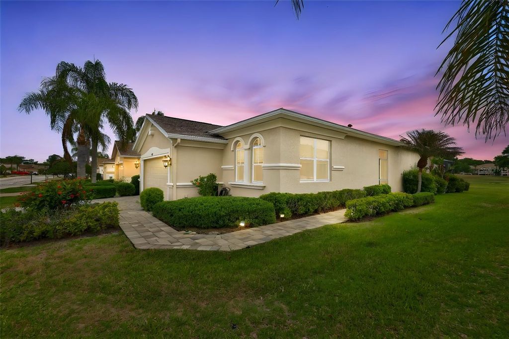 1907 STERLING GLEN COURT, Sun City Center, FL 33573