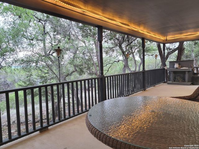 808 Lasso Loop, Canyon Lake, TX 78133