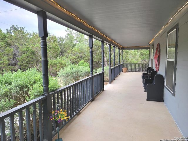 808 Lasso Loop, Canyon Lake, TX 78133
