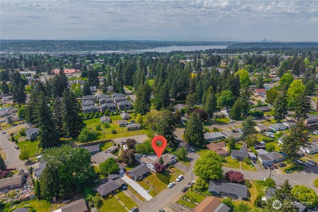 691 Redmond Avenue NE, Renton, WA 98056