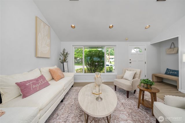 691 Redmond Avenue NE, Renton, WA 98056
