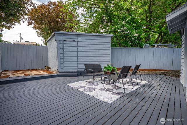 691 Redmond Avenue NE, Renton, WA 98056