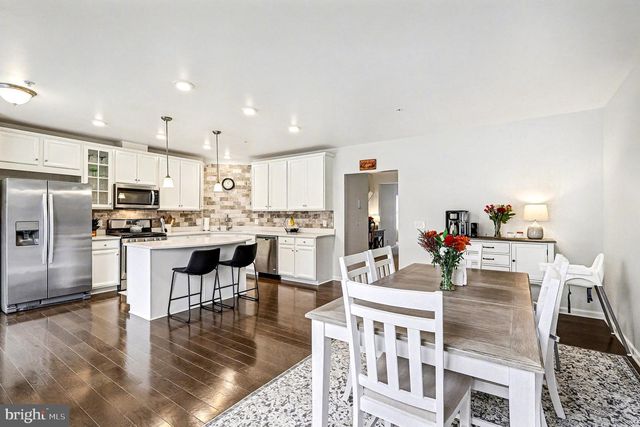 16884 PORTERS INN DR, Dumfries, VA 22026