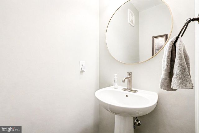 16884 PORTERS INN DR, Dumfries, VA 22026