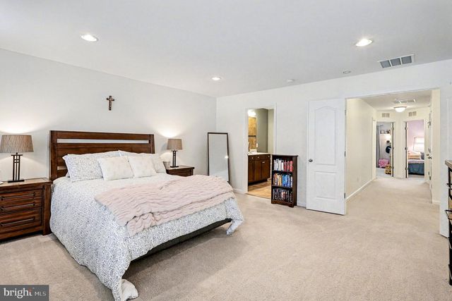 16884 PORTERS INN DR, Dumfries, VA 22026