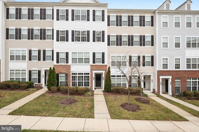 16884 PORTERS INN DR, Dumfries, VA 22026