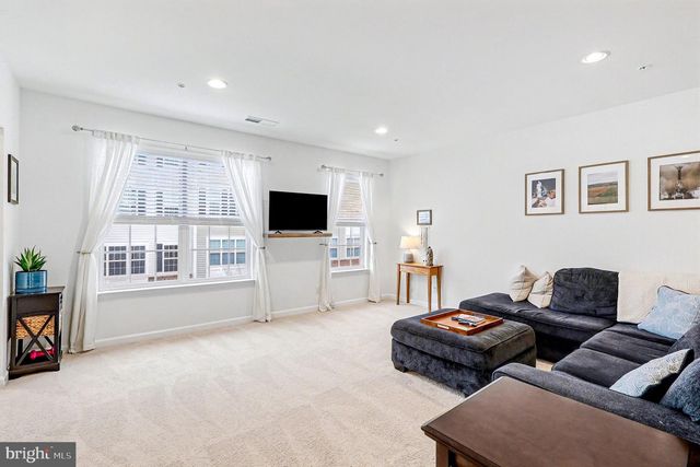 16884 PORTERS INN DR, Dumfries, VA 22026