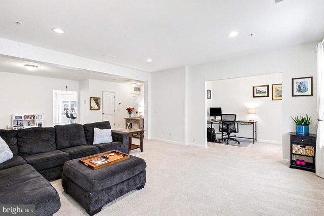 16884 PORTERS INN DR, Dumfries, VA 22026