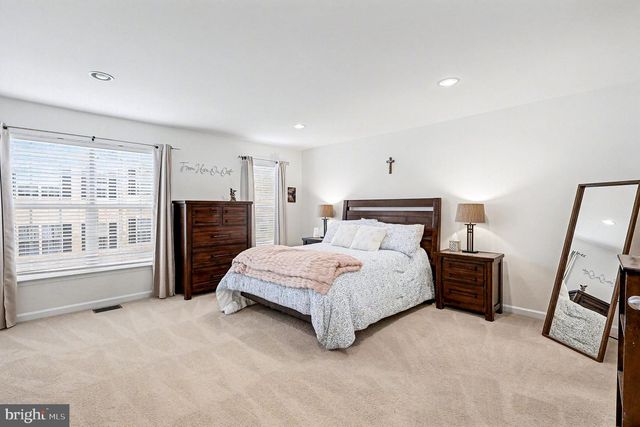 16884 PORTERS INN DR, Dumfries, VA 22026