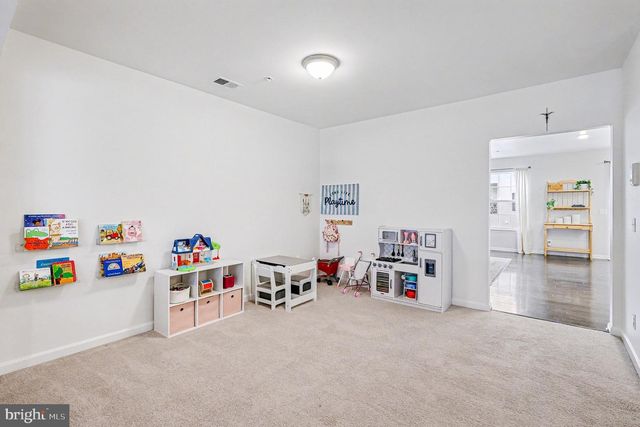 16884 PORTERS INN DR, Dumfries, VA 22026