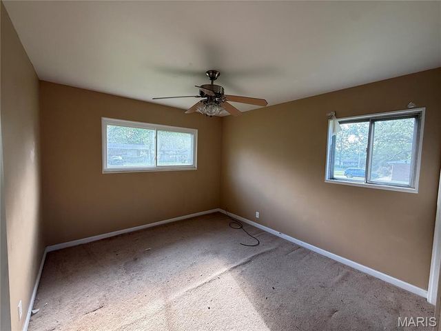 9715 Tullamoor Drive, St Louis, MO 63136