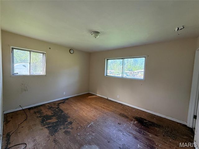 9715 Tullamoor Drive, St Louis, MO 63136