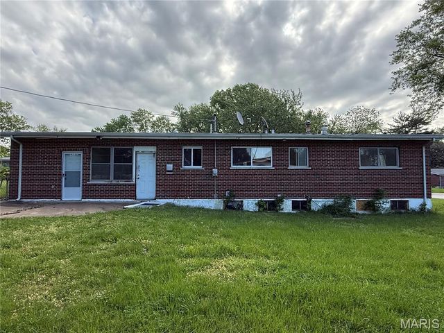 9715 Tullamoor Drive, St Louis, MO 63136