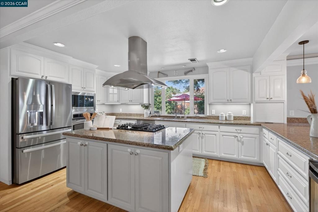 Image 9 of property listing at 4549 Coolidge St, Concord, CA 94521