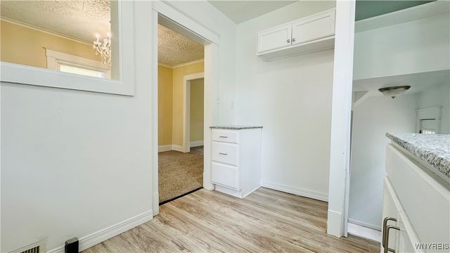 2960 Mckoon Avenue, Niagara Falls, NY 14305