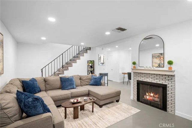 3827 W Avenue 41, Los Angeles, CA 90065