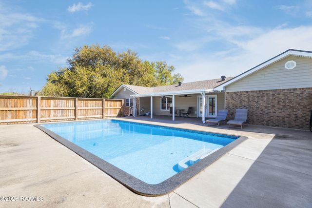 303 National Road, Opelousas, LA 70570