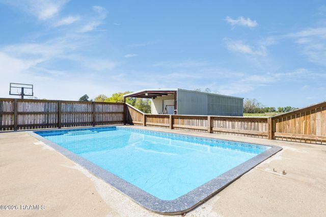 303 National Road, Opelousas, LA 70570