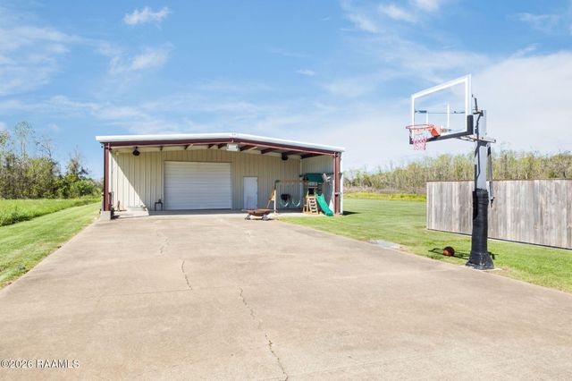 303 National Road, Opelousas, LA 70570