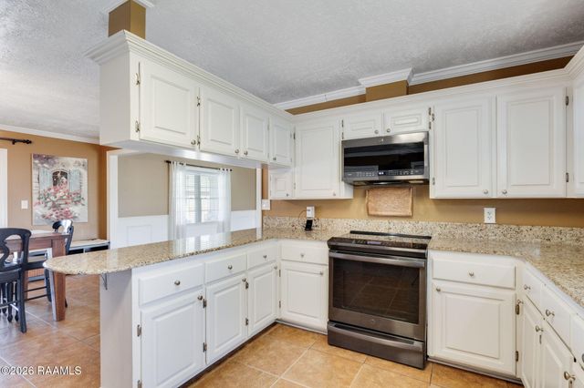 303 National Road, Opelousas, LA 70570