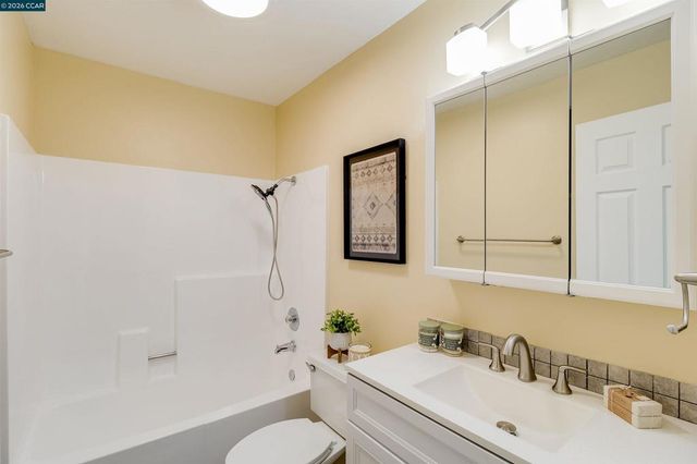 3173 Wayside Plaza 301, Walnut Creek, CA 94597