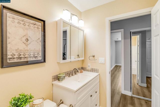 3173 Wayside Plaza 301, Walnut Creek, CA 94597