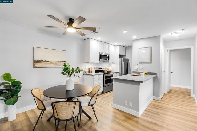 3173 Wayside Plaza 301, Walnut Creek, CA 94597