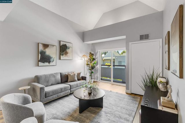 3173 Wayside Plaza 301, Walnut Creek, CA 94597