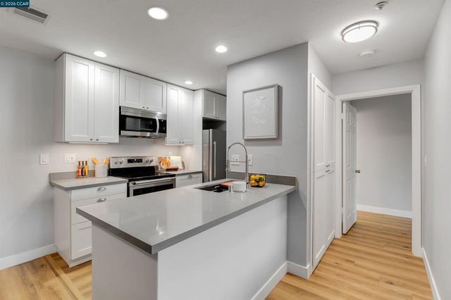3173 Wayside Plaza 301, Walnut Creek, CA 94597