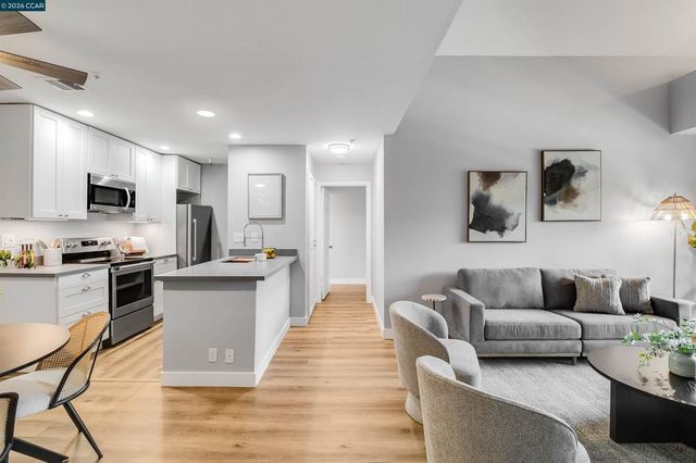 3173 Wayside Plaza 301, Walnut Creek, CA 94597