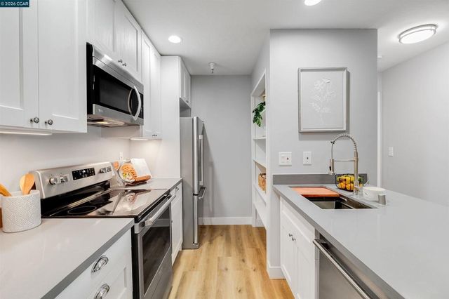 3173 Wayside Plaza 301, Walnut Creek, CA 94597